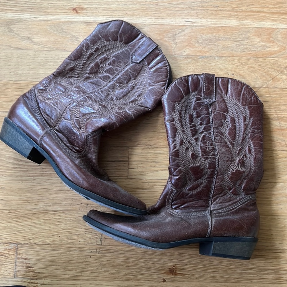 Brown cowgirl boots